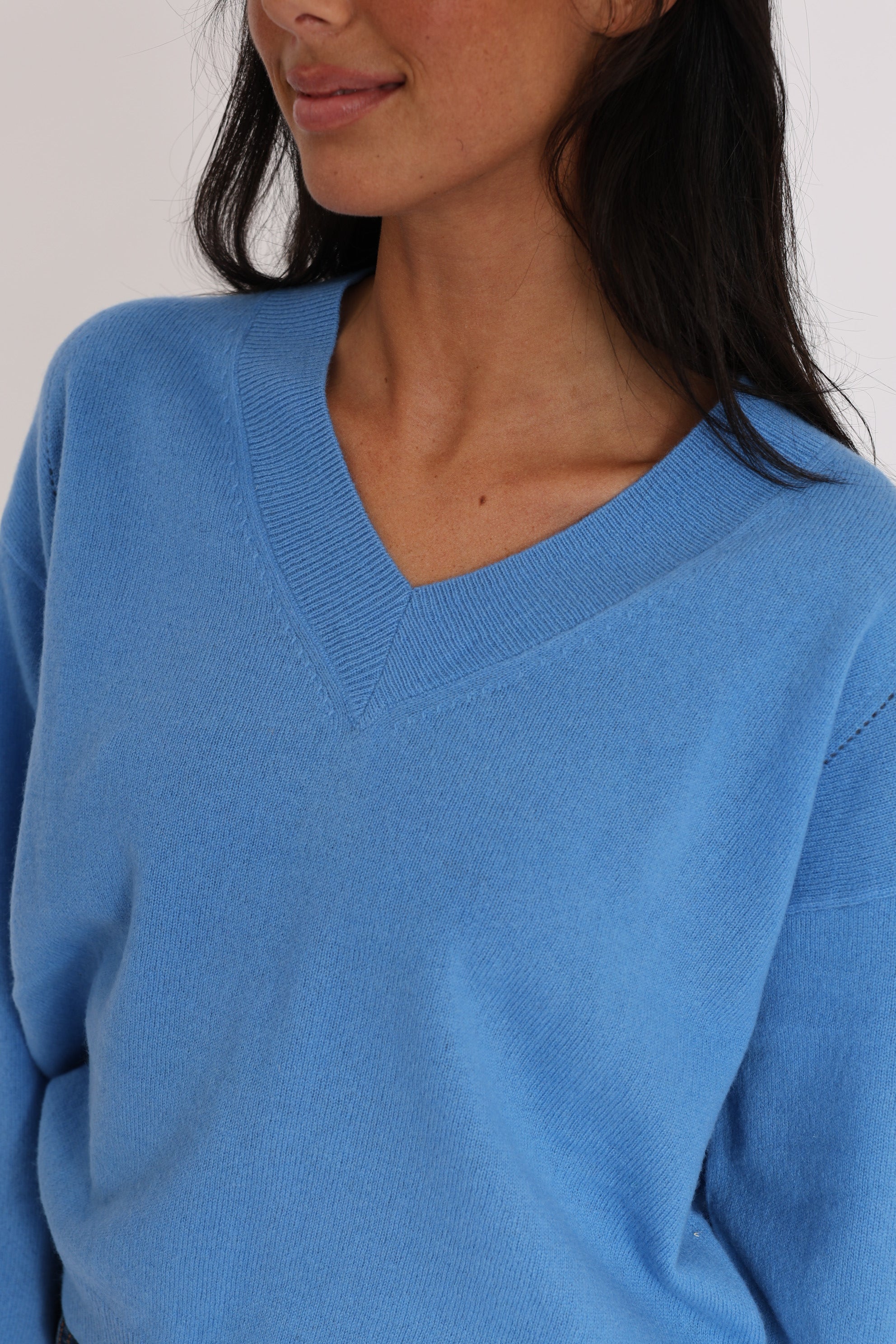 ANITA PULL COL V BLUE