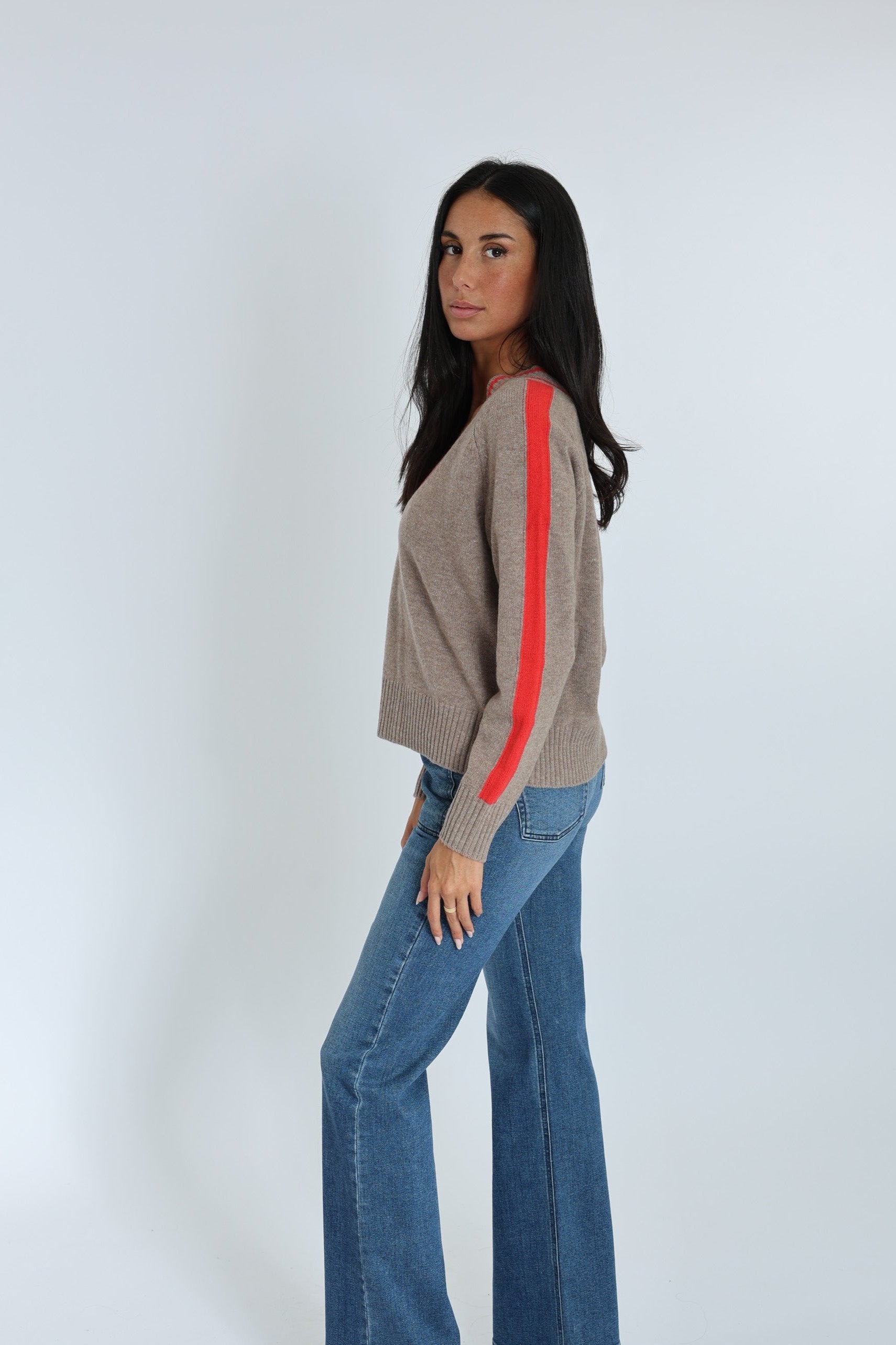 ASTRID PULL COL V BEIGE CHINE/ROUGE