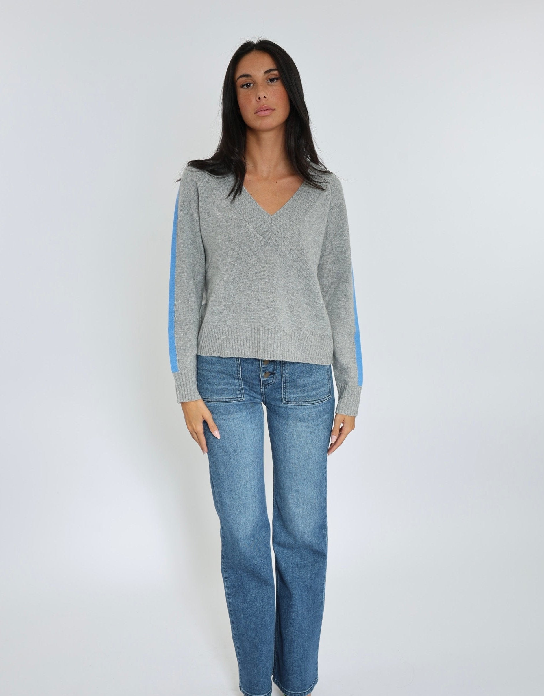 ASTRID PULL COL V GRIS CHINE/BLUE