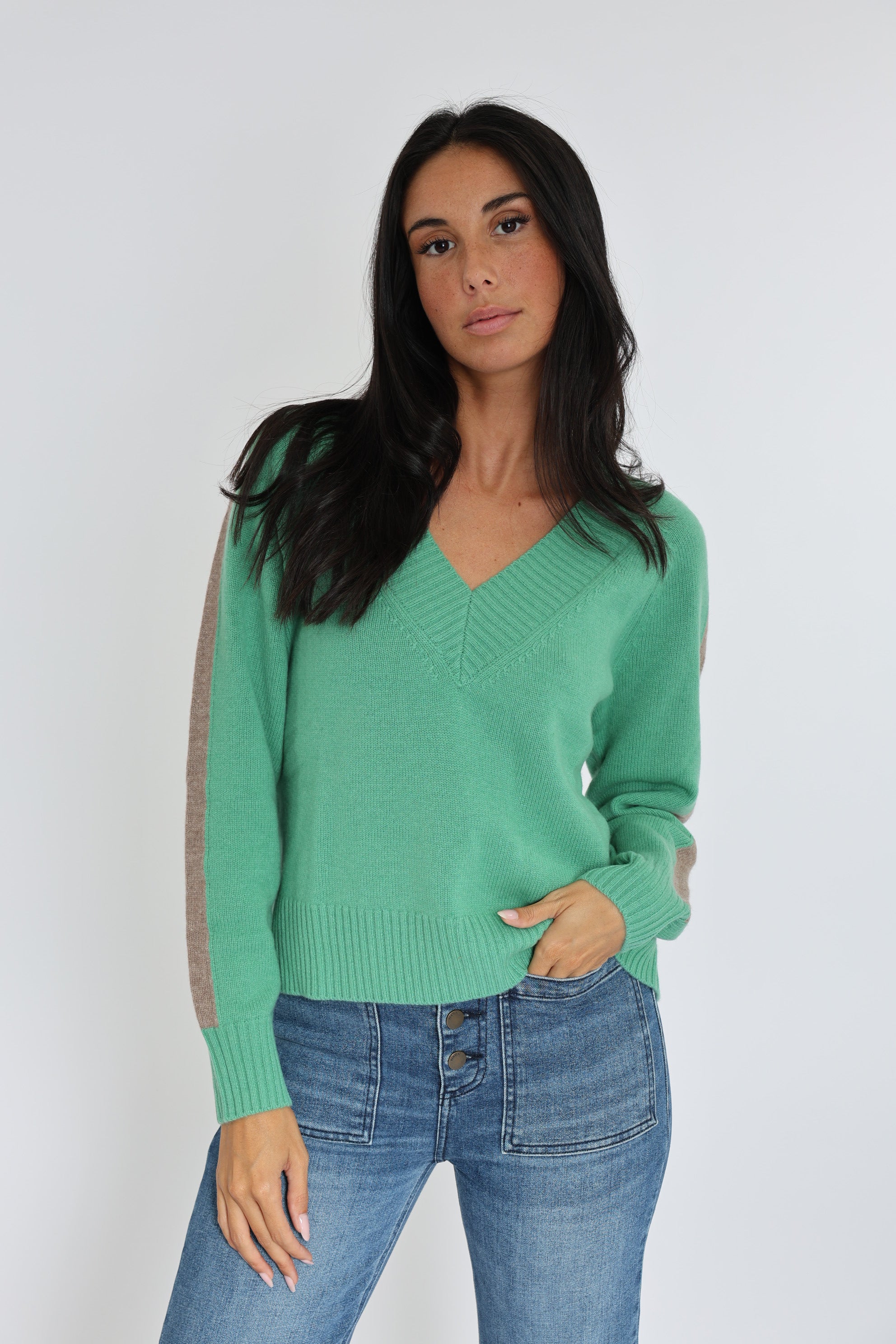 ASTRID PULL COL V MINT/BEIGE CHINE