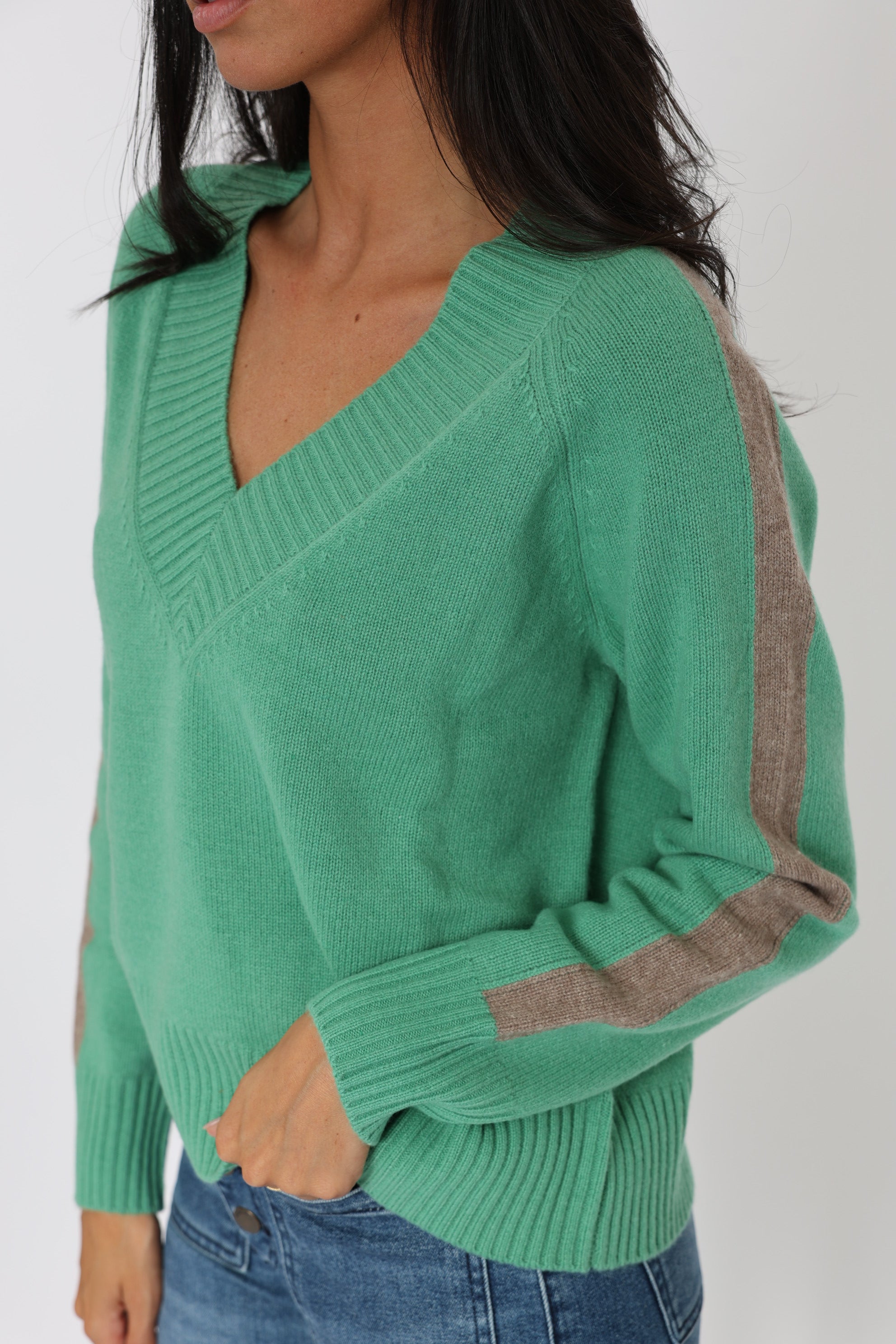 ASTRID PULL COL V MINT/BEIGE CHINE