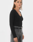 TEE-SHIRT COL V - MATHILDA - NOIR