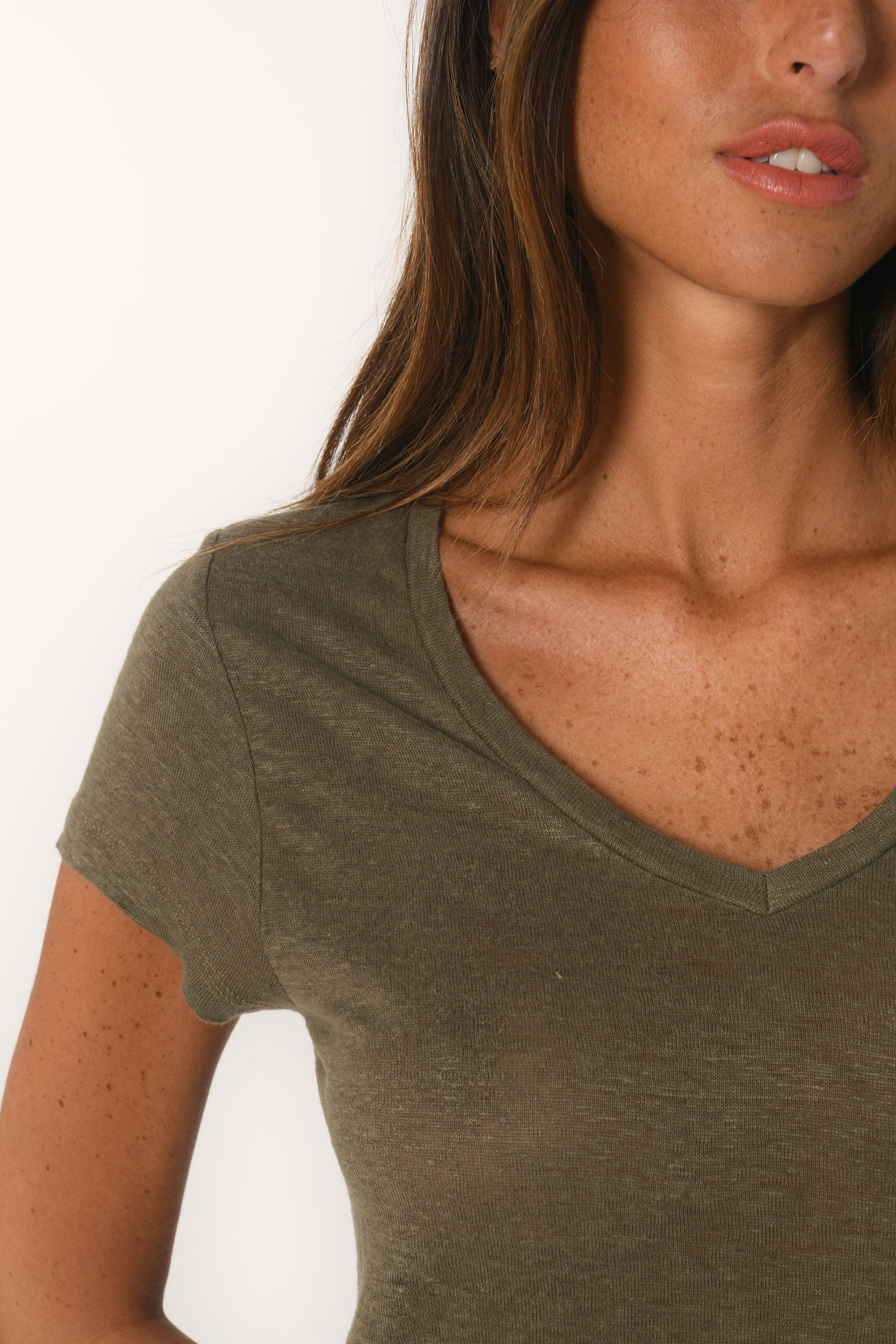 T-SHIRT COL V - LOUISE - KAKI