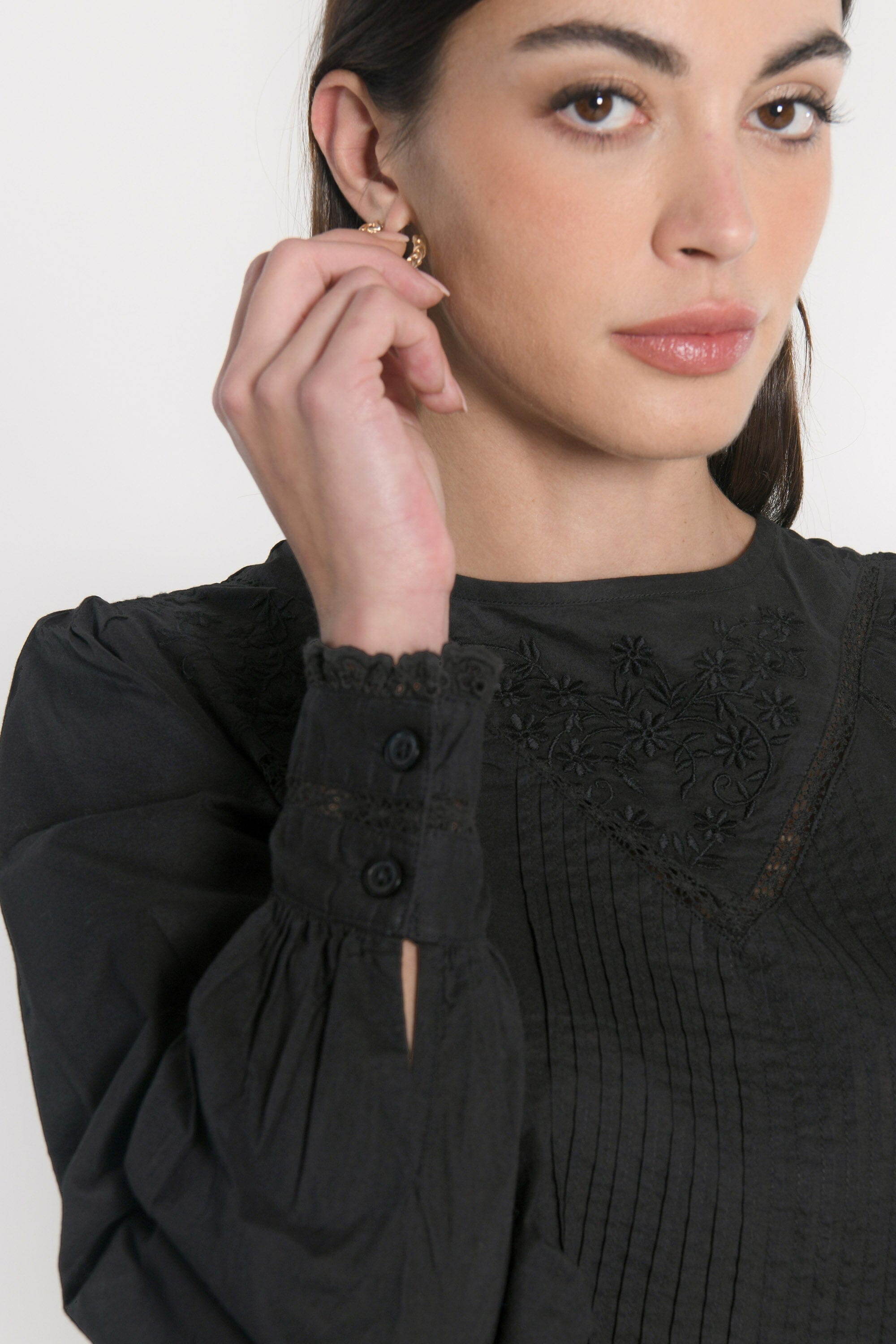 Minetom Chemise Femme Dentelle Tee Shirt Été Manches Courtes Col V Blouse Élégant T Shirt Casual Chemisier Haut Tops A Blanc XS Minetom Chemise Femme Dentelle Tee Shirt Été Manches Courtes Col V Blouse Élégant T Shirt Casual Chemisier Haut Tops A Blanc XS